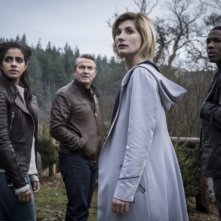 Doctor Who 11: il cast in una foto della premiere di stagione