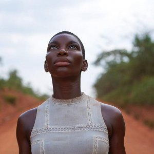 Black Earth Rising: Michaela Coel durante una scena