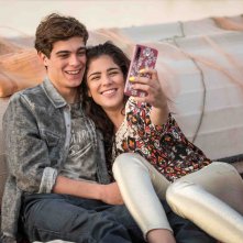 Compromessi Sposi: una scena con Lorenzo Zurzolo e Grace Ambrose