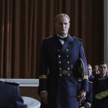 L'uomo dal cuore di ferro: un momento del film con Jason Clarke