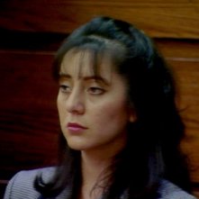 Lorena: un primo piano di Lorena Bobbit da giovane