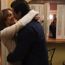 Ricomincio da me: Jennifer Lopez e Milo Ventimiglia in una scena romantica