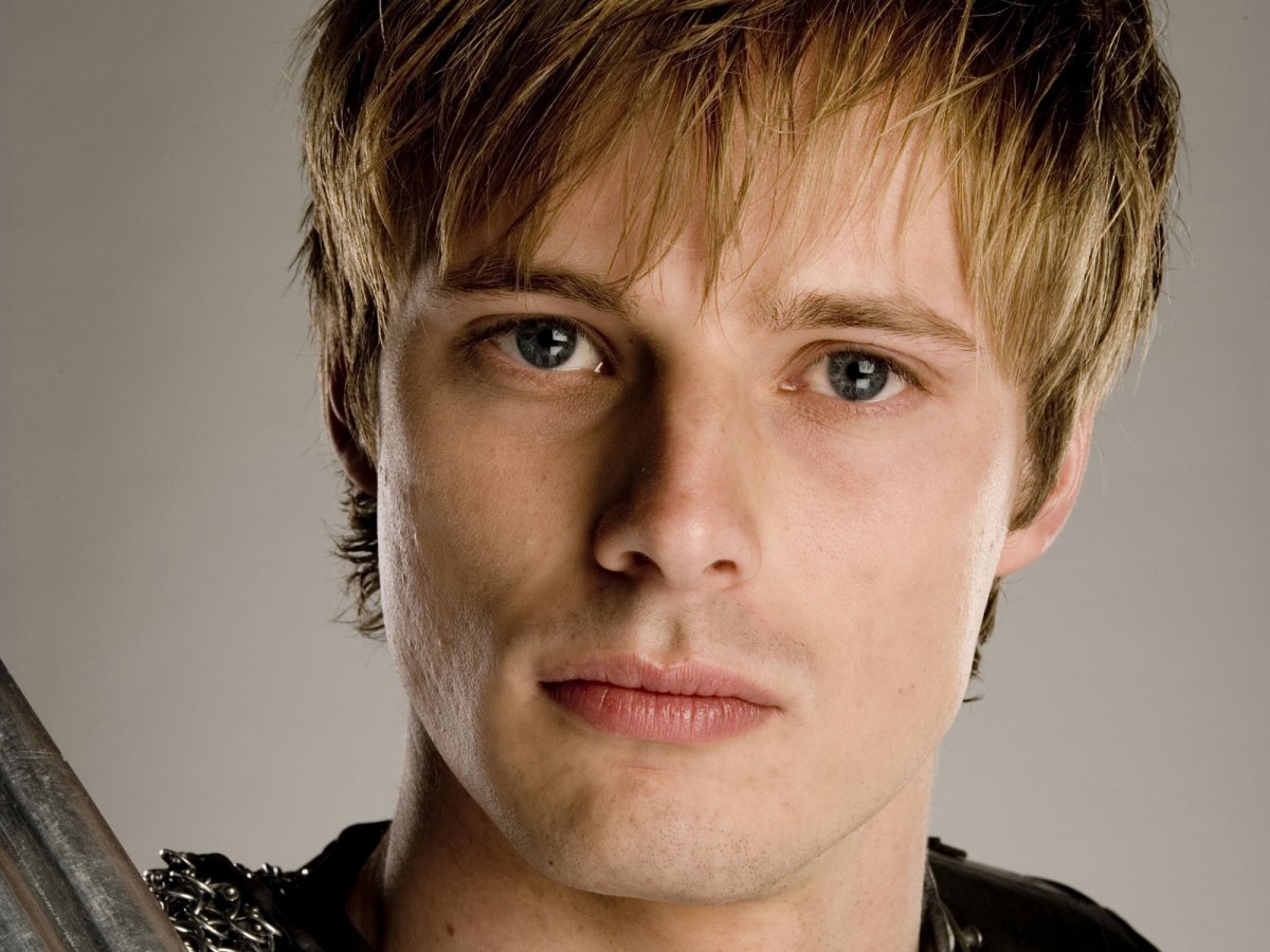 The Liberator Bradley James protagonista della serie Netflix
