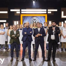 Masterchef Italia 8: i giudici con i concorrenti del programma