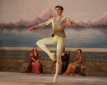 The White Crow: il trailer del film di Ralph Fiennes sulla vita di Nureyev