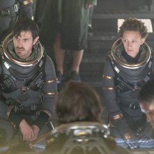 Nightflyers: Maya Eshet, Eoin Macken in una scena