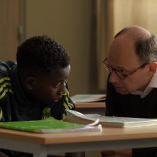 Il Professore cambia scuola: Denis Podalydès, Abdoulaye Diallo in una scena