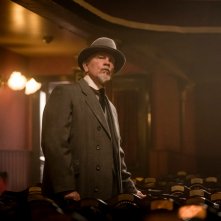 The ABC Murders: una scena con John Malkovich