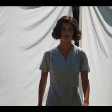 The ABC Murders: Anya Chalotra in una scena