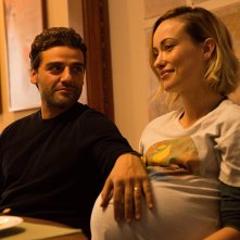 La vita in un attimo: Oscar Isaac, Olivia Wilde in una scena