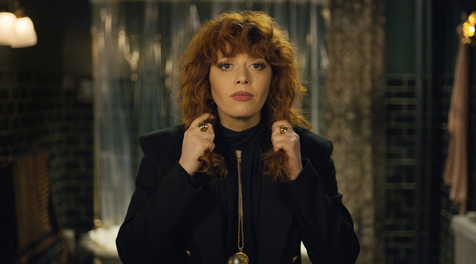 Natasha Lyonne in una scena di Russian Doll