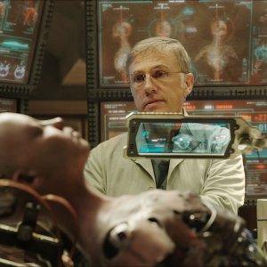 Alita - Angelo della battaglia: Christopher Waltz in una scena