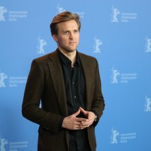 Berlino 2019: uno scatto di Tobias Santelmann al photocall di Out Stealing Horses