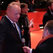 Berlino 2019: Stellan Skarsgård intervistato sul red carpet di Out Stealing Horses