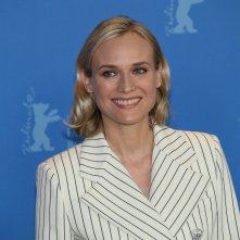 Berlino 2019: una sorridente Diane Kruger al photocall di The Operative