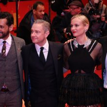Berlino 2019: una foto del cast sul red carpet di The Operative