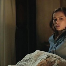 Crucifixion - Il male è stato invocato: Sophie Cookson in una scena