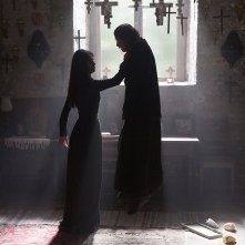 Crucifixion - Il male è stato invocato: Brittany Ashworth e Ada Lupu in una scena