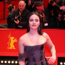 Berlino 2019: Aisling Franciosi sul red carpet di Vice - L'uomo nell'ombra