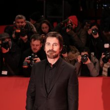 Berlino 2019: Christian Bale sul red carpet di Vice - L'uomo nell'ombra