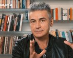 Sanremo 2019: Ligabue commenta il festival nel nostro doppiaggio ironico