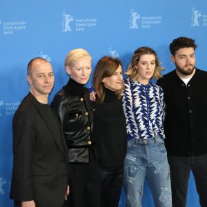 Berlino 2019: il cast al photocall di The Souvenir