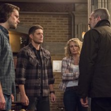 Supernatural: la famigliw Winchester in una scena dell'episodio Lebanon