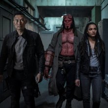 Hellboy: Daniel Dae Kim, David Harbour, Sasha Lane in una scena del film