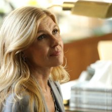 Dirty John: un primo piano di Connie  Britton