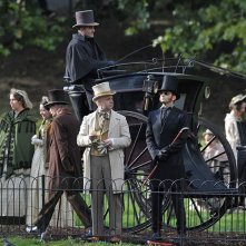 Good Omens: Michael Sheen insieme a David Tennant in una scena