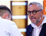 Masterchef Italia 8, Bruno Barbieri contro Alessandro: “Non ridere altrimenti mi inca..o!”