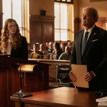 Proven Innocent: Kelsey Grammer e Rachelle Lefevre in una scena