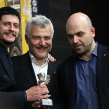 Berlino 2019: Claudio Giovannesi, Roberto Saviano e Maurizio Braucci alla conferenza di premiazione