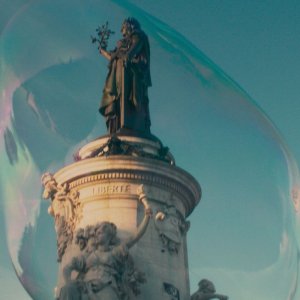 Parigi è nostra: una sequenza del film