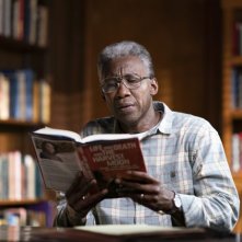 True Detective: Mahershala Ali nell'episodio Now Am Found