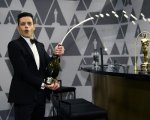Oscar 2019: Rami Malek ritira il premio per Miglior Attore e poi cade dal palco!