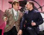 Rocketman: Taron Egerton duetta con Elton John durante il party per gli Oscar