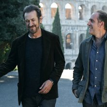 Domani è un altro giorno: Valerio Mastandrea e Marco Giallini in una scena