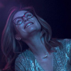 Gloria Bell: una scena del film con Julianne Moore