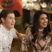 Non è romantico?: Priyanka Chopra e Adam Devine in una scena