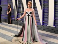 Selma Blair parla della sclerosi multipla: 'Prima della diagnosi ero disperata e mi ubriacavo'