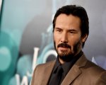 Keanu Reeves: shopping a Roma e selfie con le commesse!
