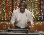 Turn Up Charlie: il primo trailer della serie Netflix con Idris Elba