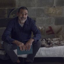 The Walking: Jeffrey Dean Morgan in una scena nell'episodio  Il Guardiano