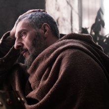 Il nome della rosa:  una scena con John Turturro