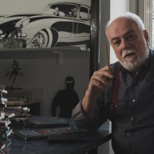 Diabolik: Alfredo Castelli in una scena del documentario
