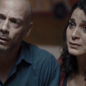 La fuga: Donatella Finocchiaro e Filippo Negro in un scena del film