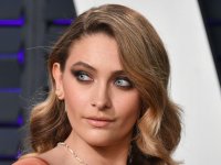 Michael Jackson, la figlia Paris replica alle accuse in Leaving Neverland: 'State calmi e non arrabbiatevi'