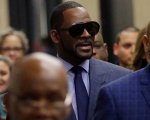 R. Kelly risponde alle accuse di violenza sessuale: 'Mi stanno uccidendo con le bugie!'