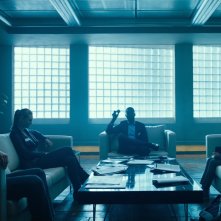 Escape Room: Tyler Labine, Jay Ellis, Logan Miller, Deborah Ann Woll, Taylor Russell e Nik Dodani in una scena